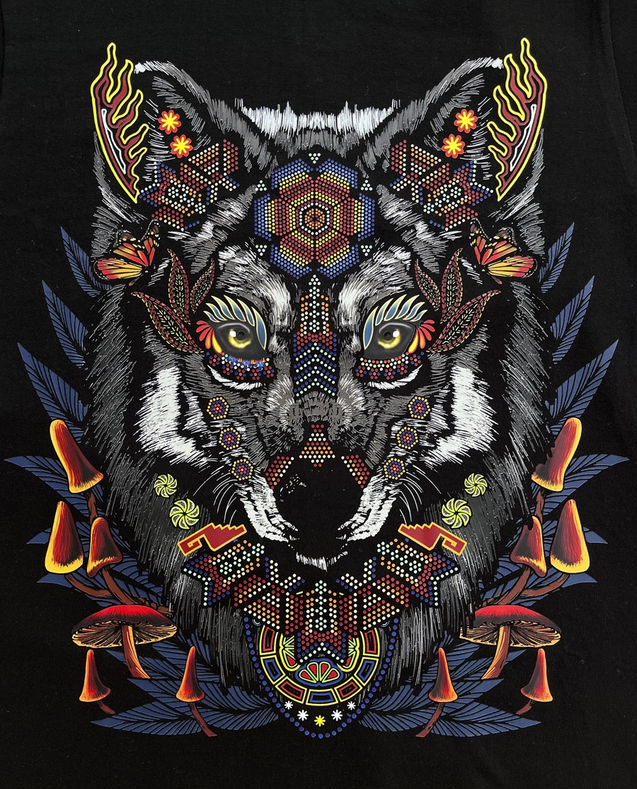 Playera-de-hombre-Lobo-huichol-no-estaba-muerto
